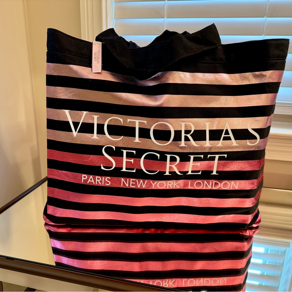NWT Limited Edition Victoria's Secret Rose Metallic Tote - Picture 2 of 10
